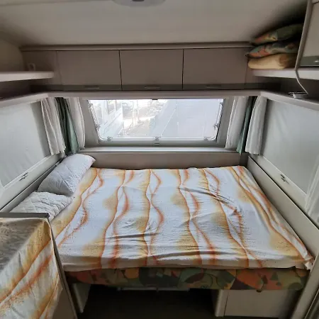Gasthuis In - Caravan Near The Sea 5