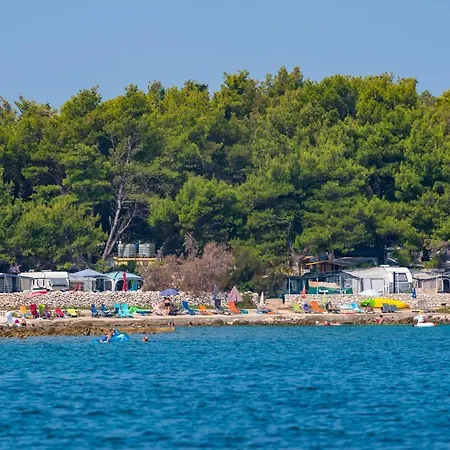 In - Caravan Near The Sea 5 Ugljan