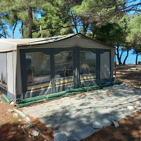 Gasthuis In - Caravan Near The Sea 5